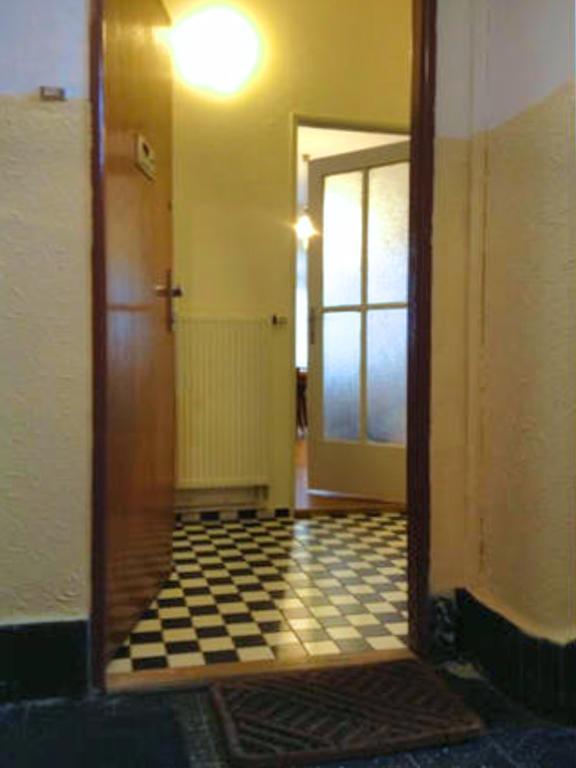 Sedlcanska - Will Save Money Here - Equipped With Antique Furniture Apartment Prag